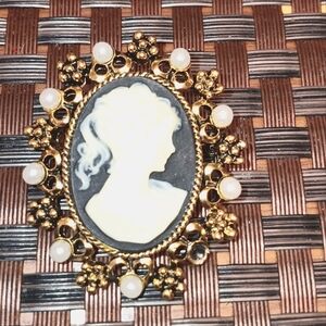 Vintage Victorian Woman Profile Metal Pin Brooch